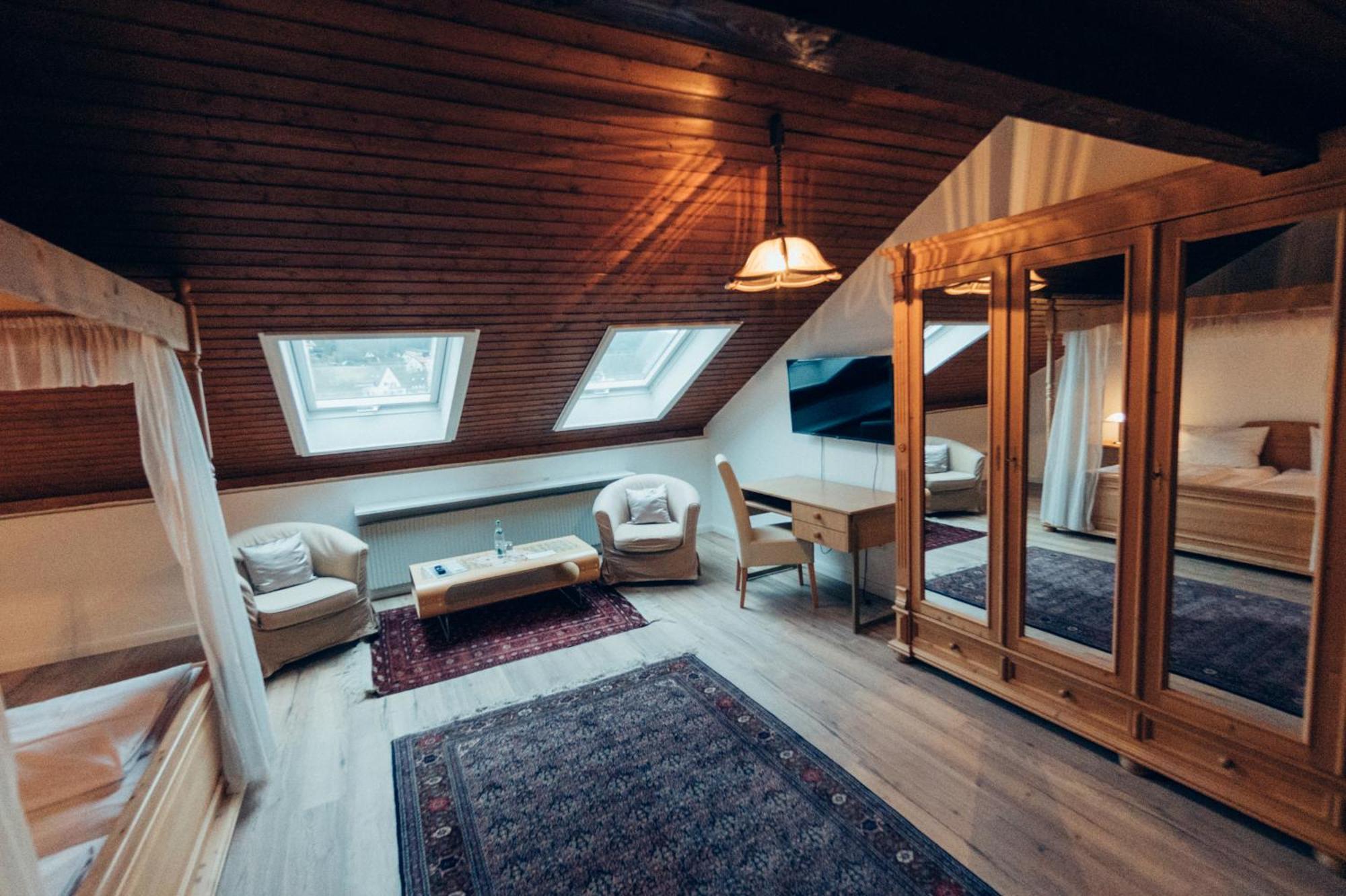 Gasthof Hotel Zur Post Egloffstein Kültér fotó